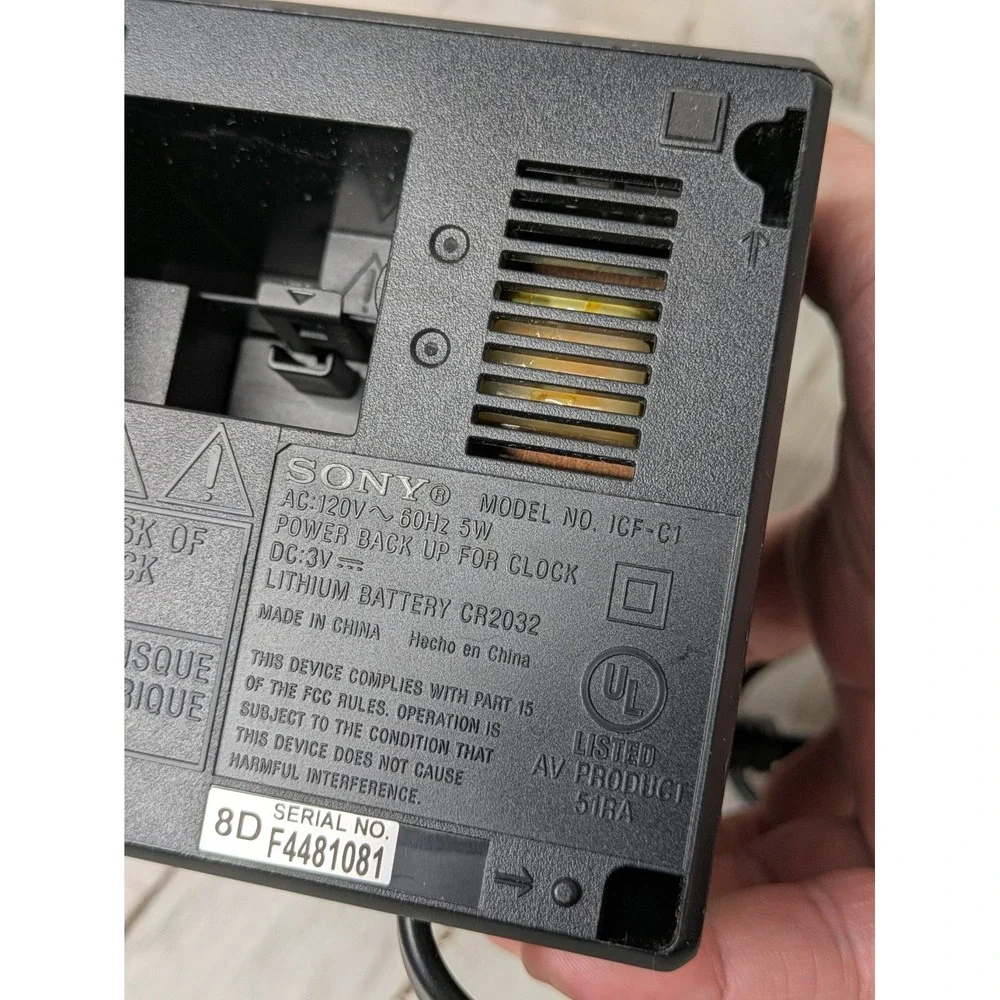 Sony ICF-C1 Desktop Alarm Clock AM FM‎ Radio Black Sony ICFC1 Cube